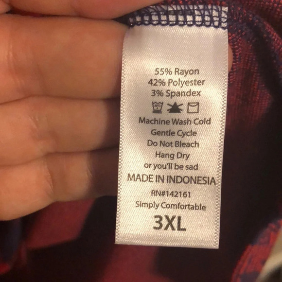 Lularoe Irma Knit Texture - Picture 4 of 6